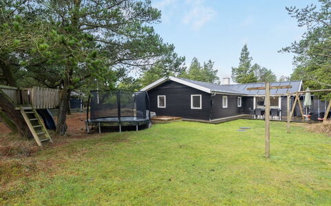 Solgunn - 900M from the Sea: Hout, Dak, Architectuur, Huis, Huis, Verblijf, Siding, Hardwood, Helling, Landgoed