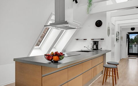 Kerttu - 900M from the Sea: Dak, Huis, Huis, Verblijf, Deur, Siding, Dek, Veranda, Plank, Hardwood
