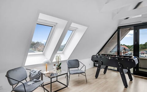 Kerttu - 900M from the Sea: Dak, Huis, Huis, Verblijf, Deur, Siding, Dek, Veranda, Plank, Hardwood