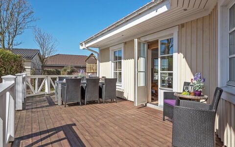Alfredine - 1Km from the Sea: Hout, Dak, Architectuur, Huis, Huis, Verblijf, Siding, Hardwood, Helling, Landgoed
