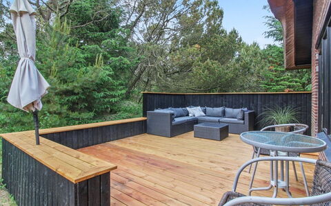 Gunkil - 800M from the Sea: Dak, Huis, Huis, Verblijf, Deur, Siding, Dek, Veranda, Plank, Hardwood