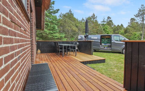 Gunkil - 800M from the Sea: Dak, Huis, Huis, Verblijf, Deur, Siding, Dek, Veranda, Plank, Hardwood