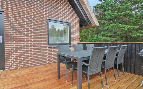 Gunkil - 800M from the Sea: Dak, Huis, Huis, Verblijf, Deur, Siding, Dek, Veranda, Plank, Hardwood