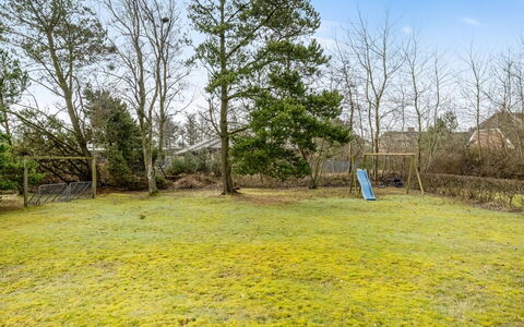 Ragnborg - 900M from the Sea: Groen, Gras, Geel, Struik, Land Lot, Tuin, Groundcover, Gazon, Weide, Landscaping
