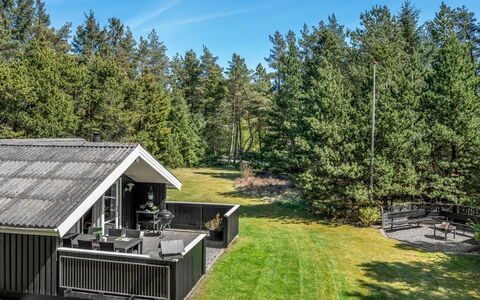 Valpuri - 1.3Km to the Fjord: Huis, Verblijf, Land Lot, Garden Gebouwen, Tuin, Landscaping, Gazon, Werf, Schaduw, Landgoed
