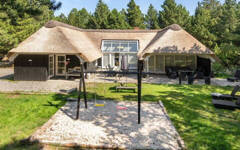 Verna - 800M from the Sea: Thatching, Verblijf, Huis, Dak, Huis, Boerderij, Hut, Landgoed, Dorp