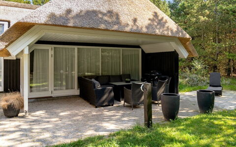 Verna - 800M from the Sea: Thatching, Verblijf, Huis, Dak, Huis, Boerderij, Hut, Landgoed, Dorp