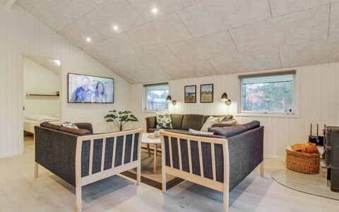Ria - 250M from the Sea: Interieur Ontwerp, Hout, Plafond, Meubilair, Flooring, Verdieping, Huis, Kamer, Houten Vloer, Woonkamer
