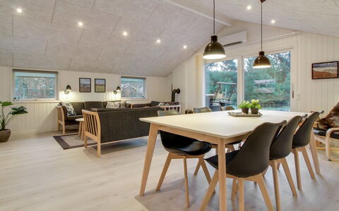 Ria - 250M from the Sea: Interieur Ontwerp, Hout, Flooring, Plafond, Meubilair, Verdieping, Huis, Houten Vloer, Woonkamer, Lichte Inrichting