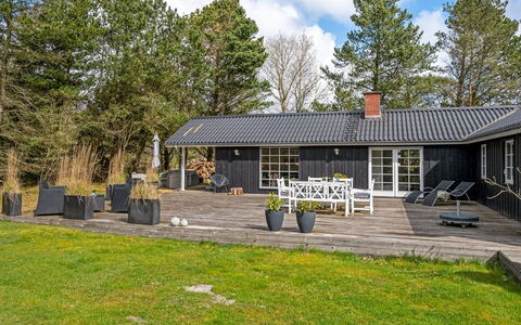Ufred - 1.3Km to the Fjord: Dak, Huis, Huis, Siding, Verblijf, Samengesteld Materiaal, Deur, Schuifraam, Landgoed, Schoorsteen