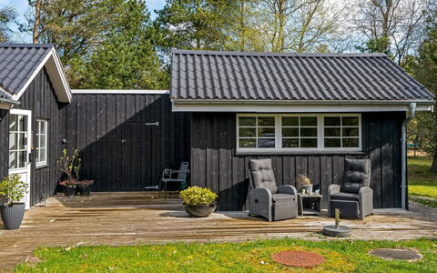 Ufred - 1.3Km to the Fjord: Dak, Huis, Huis, Siding, Verblijf, Samengesteld Materiaal, Deur, Schuifraam, Landgoed, Schoorsteen