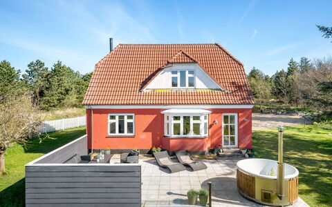 Thorlak - 1Km from the Sea: Huis, Dak, Huis, Verblijf, Landgoed, Siding, Tuin, Boerderij, Garden Gebouwen, Werf