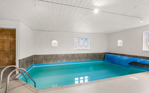 Domnika - 350M from the Sea: Flooring, Verdieping, Plafond, Samengesteld Materiaal, Ontwerp, Daylighting, Zwembad, Beits, Tegel, Hotel