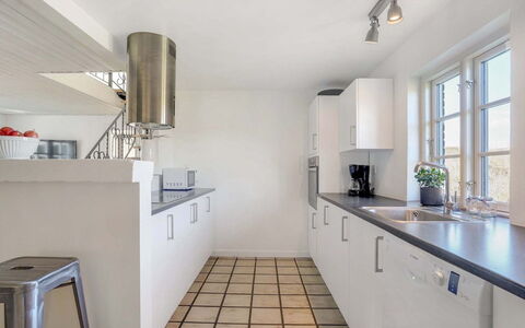 Domnika - 350M from the Sea: Keuken, Flooring, Countertop, Interieur Ontwerp, Verdieping, Toestel Van De Keuken, Plafond, Loodgieterswerkinrichting, Cabinetry, Wastafel