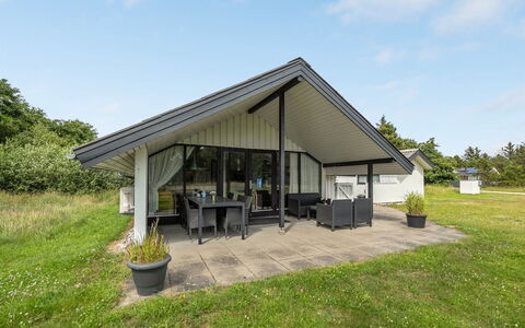 Gorazd - 1.2Km from the Sea: Hout, Dak, Architectuur, Huis, Huis, Verblijf, Siding, Hardwood, Helling, Landgoed
