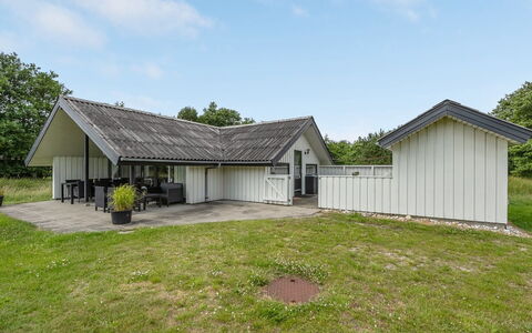 Gorazd - 1.2Km from the Sea: Hout, Dak, Architectuur, Huis, Huis, Verblijf, Siding, Hardwood, Helling, Landgoed