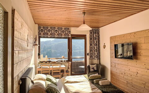 Wolf: Meubilair, Interieur Ontwerp, Kamer, Plafond, Slaapkamer, Beits, Hardwood, Stoel, Bed, Hoofdkussen