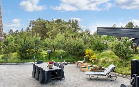 Rasmina - 1.2Km from the Sea: Struik, Meubilair, Buitenmeubels, Land Lot, Tuin, Stoel, Schaduw, Landscaping, Backyard