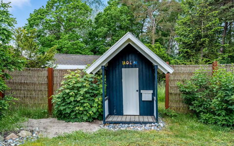 Siggut - 100M from the Sea: Dak, Huis, Huis, Verblijf, Deur, Siding, Dek, Veranda, Plank, Hardwood