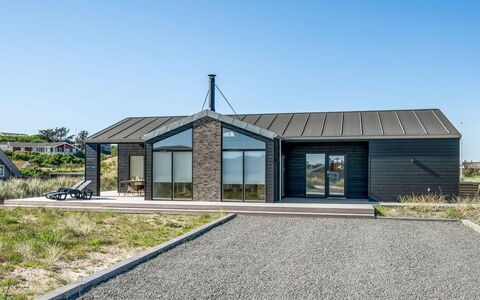 Chenoa - 350M from the Sea: Meubilair, Interieur Ontwerp, Stoel, Flooring, Tafel, Toevlucht, Verdieping, Plafond, Kamer, Eco Hotel