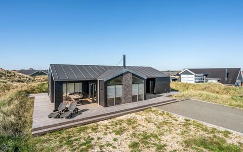 Chenoa - 350M from the Sea: Meubilair, Interieur Ontwerp, Stoel, Flooring, Tafel, Toevlucht, Verdieping, Plafond, Kamer, Eco Hotel