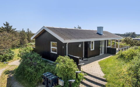 Letje - 500M from the Sea: Hout, Huis, Veranda, Dek, Hardwood, Dak, Beits, Houten Vloer, Eco Hotel