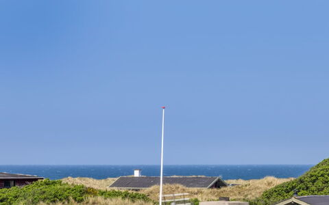 Letje - 500M from the Sea: Hout, Huis, Veranda, Dek, Hardwood, Dak, Beits, Houten Vloer, Eco Hotel