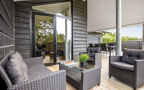Aleksa - 500M from the Sea: Meubilair, Interieur Ontwerp, Flooring, Verdieping, Plafond, Kamer, Stoel, Tafel, Appartement, Keuken En Eettafel