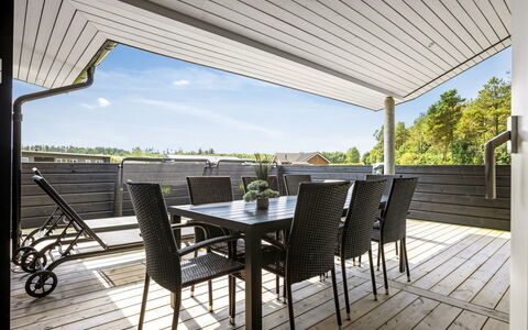 Aleksa - 500M from the Sea: Meubilair, Interieur Ontwerp, Flooring, Verdieping, Plafond, Kamer, Stoel, Tafel, Appartement, Keuken En Eettafel