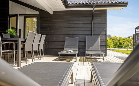 Aleksa - 500M from the Sea: Meubilair, Interieur Ontwerp, Flooring, Verdieping, Plafond, Kamer, Stoel, Tafel, Appartement, Keuken En Eettafel