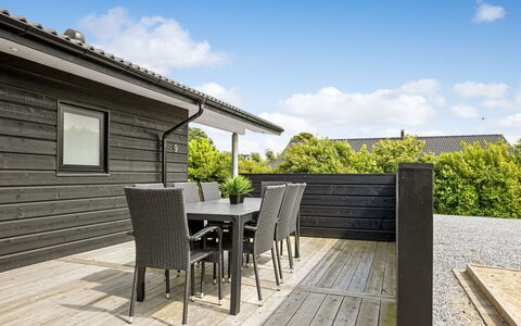 Aleksa - 500M from the Sea: Meubilair, Interieur Ontwerp, Flooring, Verdieping, Plafond, Kamer, Stoel, Tafel, Appartement, Keuken En Eettafel