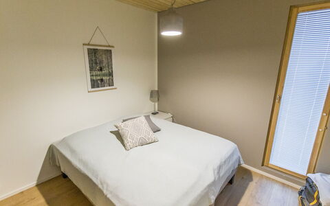 Villa Aava: Meubilair, Stoel, Buitenmeubels, Tafel, Hout, Buitentafel, Keuken En Eettafel, Schaduw, Tuin, Paraplu