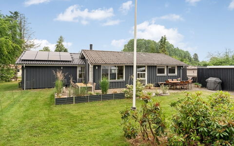 Juste - 1.7Km from the Sea: Gras, Huis, Dak, Huis, Struik, Woongebied, Verblijf, Land Lot, Tuin