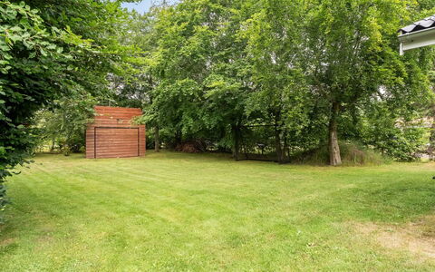 Juste - 1.7Km from the Sea: Boom, Gras, Struik, Tuin, Land Lot, Gazon, Groundcover, Schaduw, Backyard