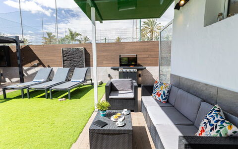 Maspalomas 1060: Meubilair, Flooring, Interieur Ontwerp, Verdieping, Huis, Buitenmeubels, Tuin, Stoel, Kamerplant