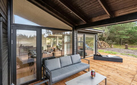 Elisenda - 625M from the Sea: Blauw, Struik, Verblijf, Groundcover, Tuin, Landgoed, Schaduw, Landscaping, Boerderij, Eco Hotel