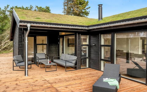 Elisenda - 625M from the Sea: Blauw, Struik, Verblijf, Groundcover, Tuin, Landgoed, Schaduw, Landscaping, Boerderij, Eco Hotel