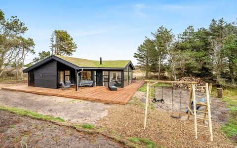 Elisenda - 625M from the Sea: Blauw, Struik, Verblijf, Groundcover, Tuin, Landgoed, Schaduw, Landscaping, Boerderij, Eco Hotel