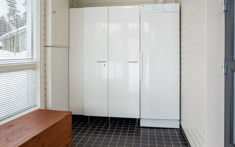 Vuokatinranta Suite 2 a: Meubilair, Interieur Ontwerp, Flooring, Verdieping, Tafel, Plafond, Keuken En Eettafel, Verlichting, Stoel, Huis