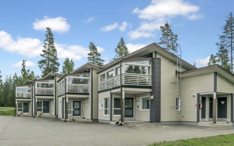 Vuokatinranta Suite 2 C: Gras, Huis, Land Lot, Tuin, Groundcover, Deur, Siding, Boerderij, Garden Gebouwen