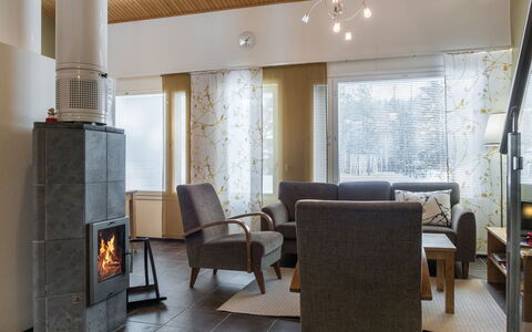 Vuokatinranta Suite 2 C: Flooring, Meubilair, Interieur Ontwerp, Hout, Verdieping, Plafond, Houten Vloer, Woonkamer, Huis, Verlichting