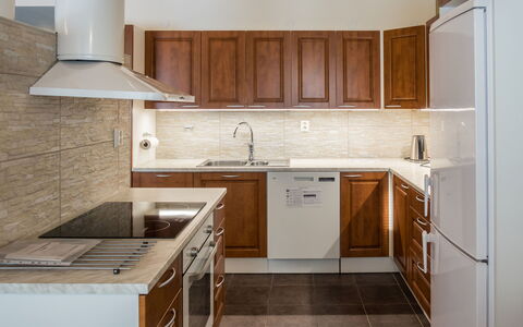 Vuokatinranta Suite 2 C: Countertop, Keuken, Cabinetry, Toestel Van De Keuken, Meubilair, Flooring, Major Appliance, Interieur Ontwerp, Hout, Verdieping
