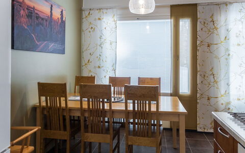 Vuokatinranta Suite 2 C: Meubilair, Interieur Ontwerp, Flooring, Muur, Verdieping, Hout, Stoel, Lichte Inrichting, Plafond, Eetkamer