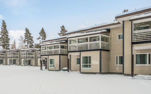 Vuokatinranta Suite 4 B: Meubilair, Interieur Ontwerp, Flooring, Verdieping, Tafel, Plafond, Keuken En Eettafel, Verlichting, Stoel, Huis