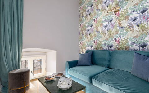 Torretta Penthouse Luxury Apartment In Florence By: Interieur Ontwerp, Textiel, Meubilair, Woonkamer, Behang, Kussen Gooien, Hoofdkussen, Gordijn