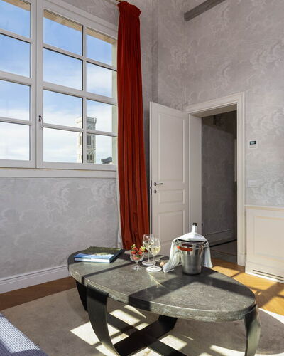 Torretta Penthouse: Interieur Ontwerp, Plafond, Flooring, Verdieping, Appartement, Kamer, Lichte Inrichting, Gieten, Woonkamer, Lamp