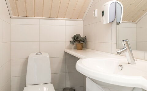 Golfarinkunnas 7B: Meubilair, Interieur Ontwerp, Flooring, Verdieping, Tafel, Plafond, Keuken En Eettafel, Verlichting, Stoel, Huis