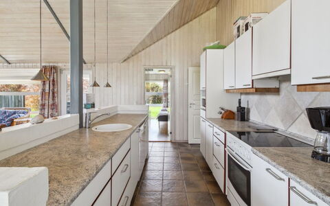 Carit - 80M from the Sea: Landgoed, Schaduw, Oprit, Boerderij