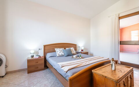 Rosy: Fabriek, Lucht, Gebouw, Eigendom, Venster, Huis, Hout, Land Lot, Verblijf, Trap