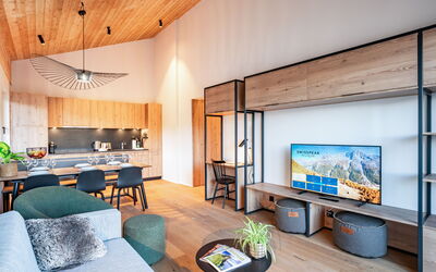 Swisspeak Resorts Thyon 4 Vallées 9000.11: Interieur Ontwerp, Meubilair, Flooring, Hout, Verdieping, Plafond, Bankstel, Woonkamer, Verlichting, Tafel